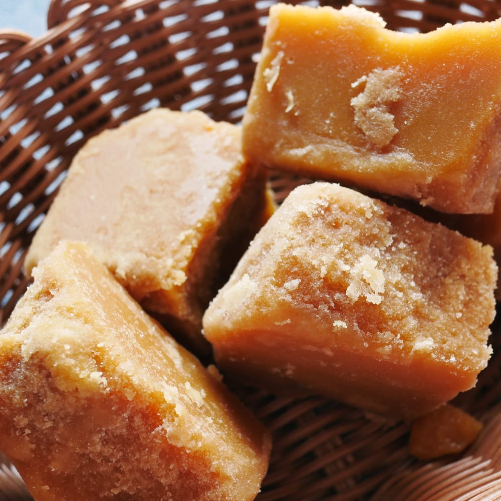 Jaggery (Gur)